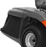 Husqvarna Rasentraktor TC 138L Winterpaket mit Schneeschild, Gummileiste, Gewicht und Schneeketten – Modell 2023 - Bild 3