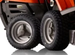 Husqvarna Frontmäher R 112C mit Mähdeck Combi 85 – Winterpaket mit Schneeschild, Gummileiste und Schneeketten – Modell 2023 - Bild 4
