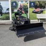 Black Edition Stiga Rasentraktor Pro 155/98 SD mit Winterpaket