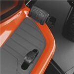 HUSQVARNA TC 242 T mit Schneeschild 120Plus & Gartentraktoren Anhänger 275 - Bild 7