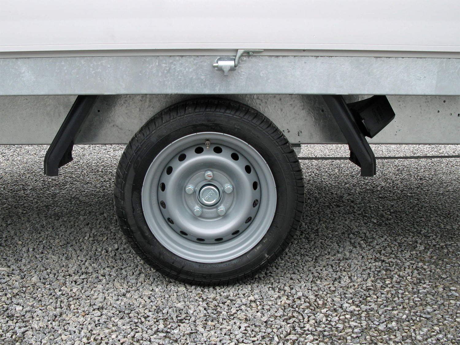Hapert Azure H-1 – 1800 – 2800 x 1800 – niedriges Fahrwerk – 100 km/h - Bild 5