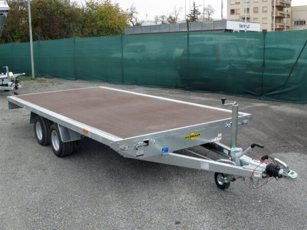 Humbaur Universal 3000 Seilwinde und Auffahrbohlen
